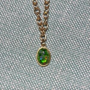 Elegant Gold and Green Pendant Necklace